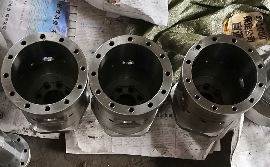 HR400双级活塞推料离心机油缸