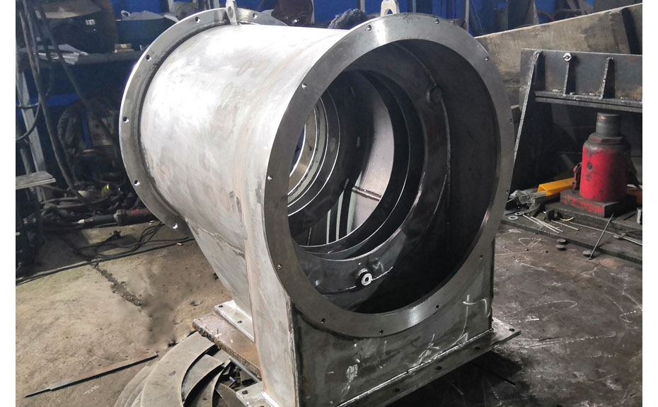 HR630双级活塞推料离心机机壳
