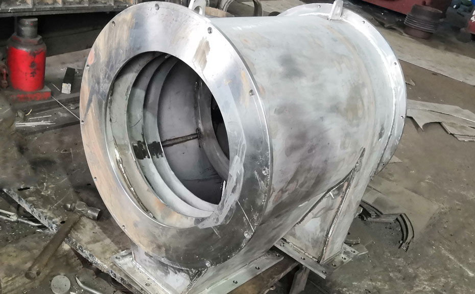 HR630双级活塞推料离心机机壳